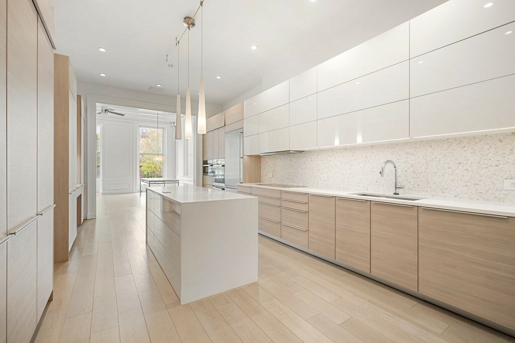 Property Photo:  135 Commonwealth Ave 4  MA 02116 