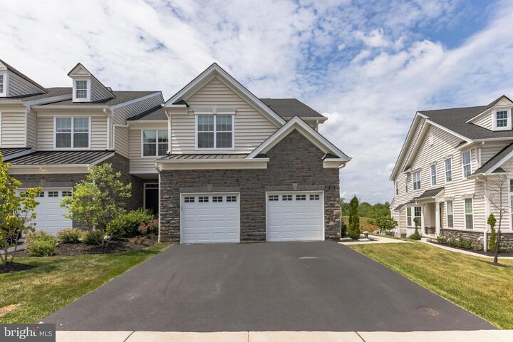 208 Lesly Court  Conshohocken PA 19428 photo