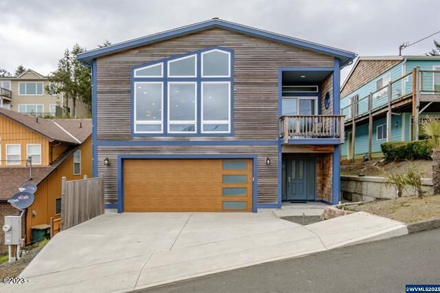 Property Photo: 635 SE 4th Street OR 97365