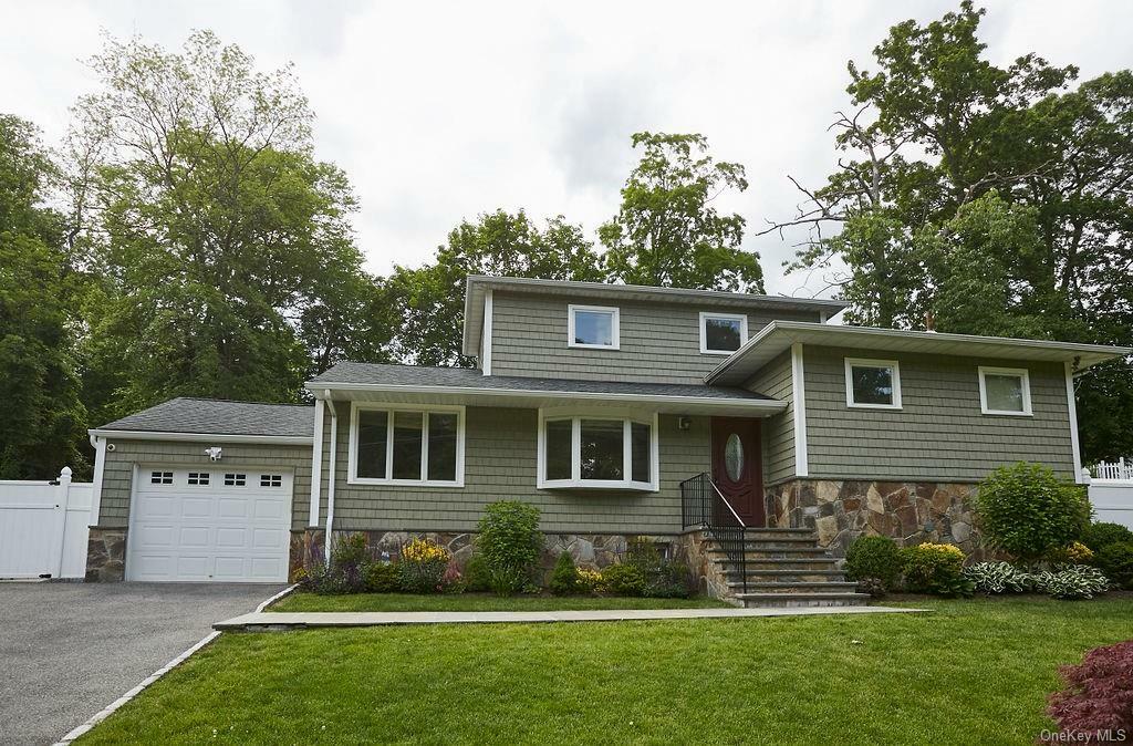 Property Photo:  298 Pinebrook Boulevard  NY 10804 