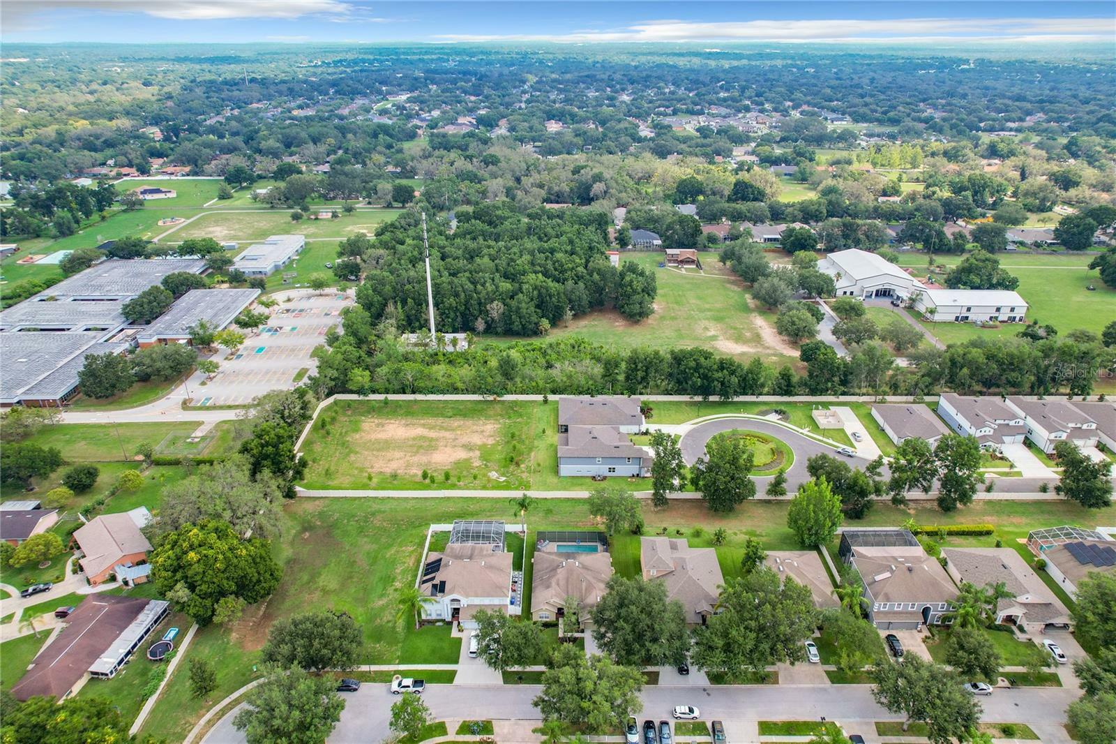 Property Photo: 2806 Windcrest Oaks Court FL 33594