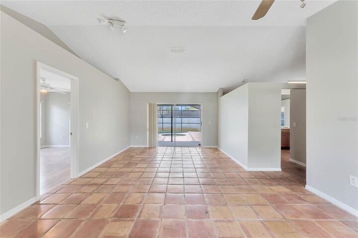 Property Photo:  2502 Jasmine Trace Drive  FL 34758 