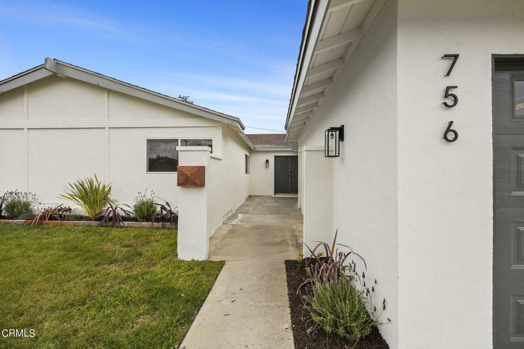 Property Photo:  756 Verna Avenue  CA 91320 