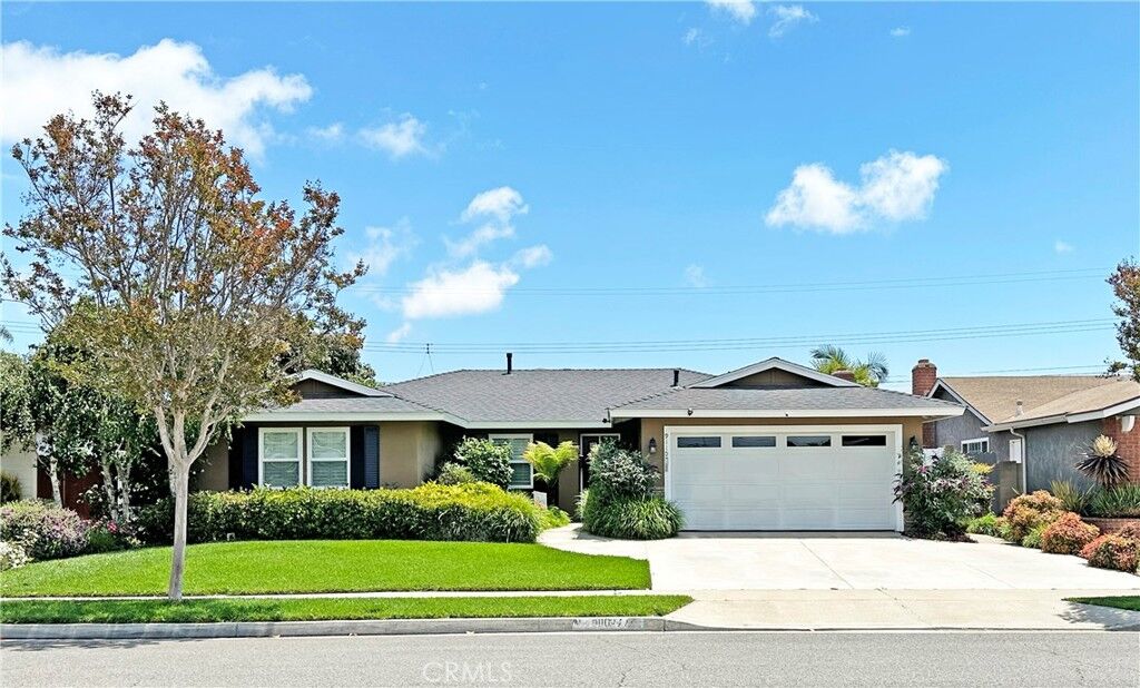 Property Photo:  9110 Pelican Avenue  CA 92708 