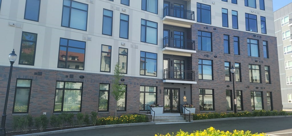 Property Photo: 191 Washington St 709 MA 02135