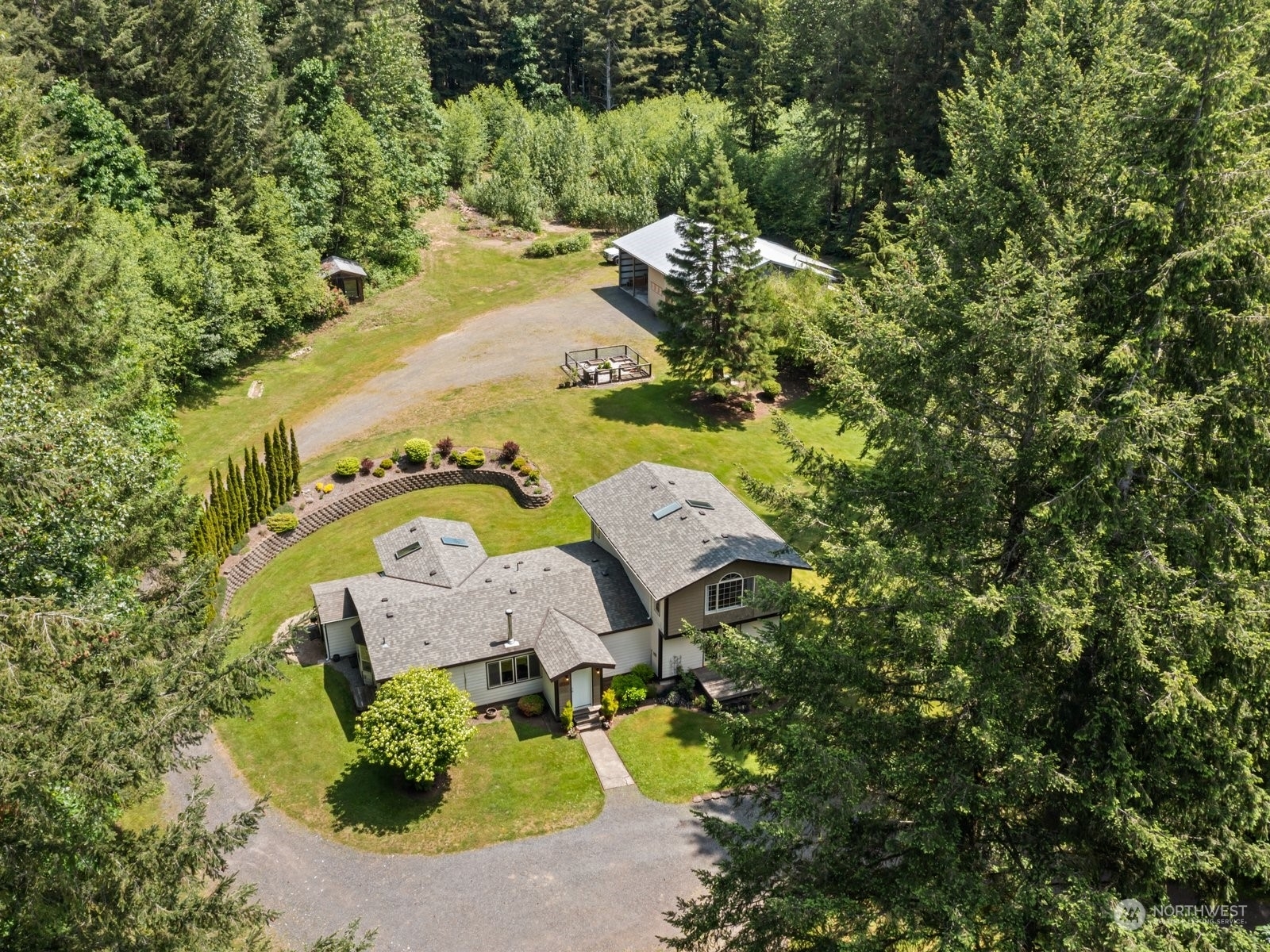 Property Photo:  617 185th Avenue NE  WA 98290 