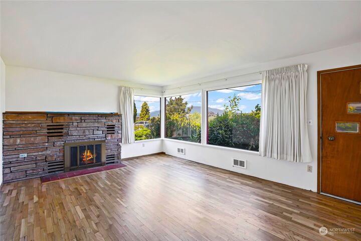 Property Photo:  2305 11th Street  WA 98221 