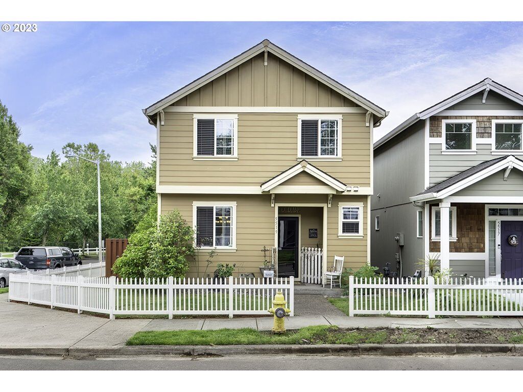 Property Photo: 5519 NE 44th St WA 98661