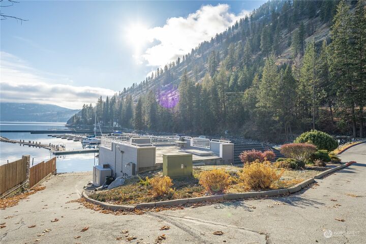 Property Photo: 11155 S Lakeshore Road 28B WA 98816