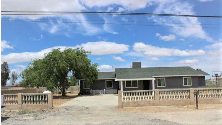 Property Photo:  3309 E Avenue H2  CA 93535 