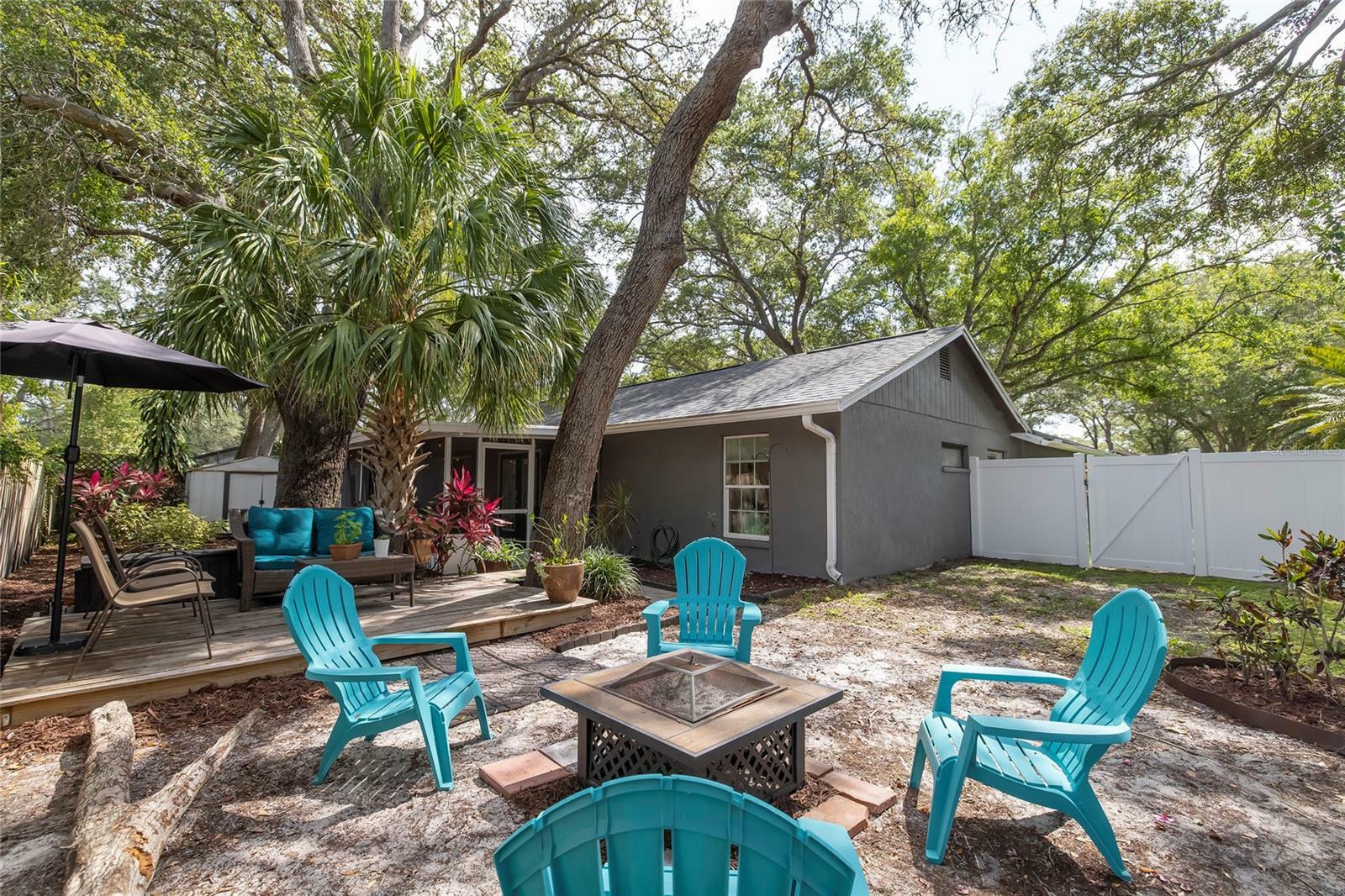 Property Photo: 201 Arbor Glen Drive FL 34683