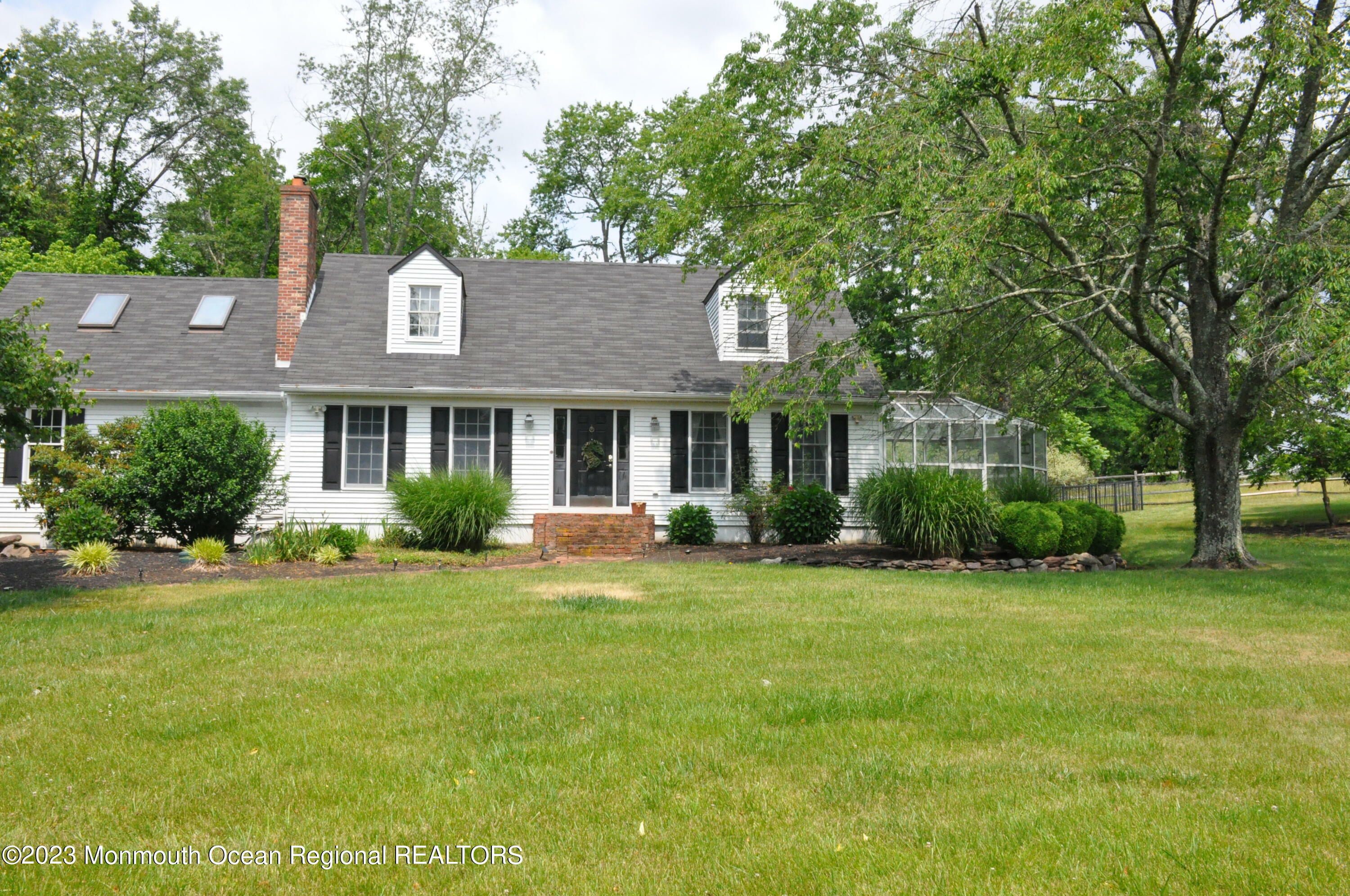 51 Hill Road  Allentown NJ 08501 photo