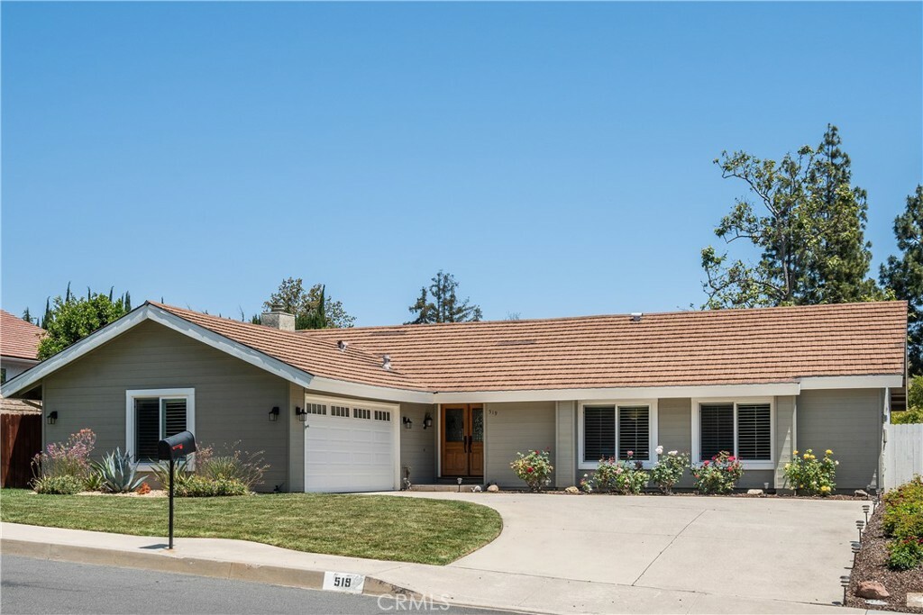 Property Photo:  519 Lotus Avenue  CA 91360 