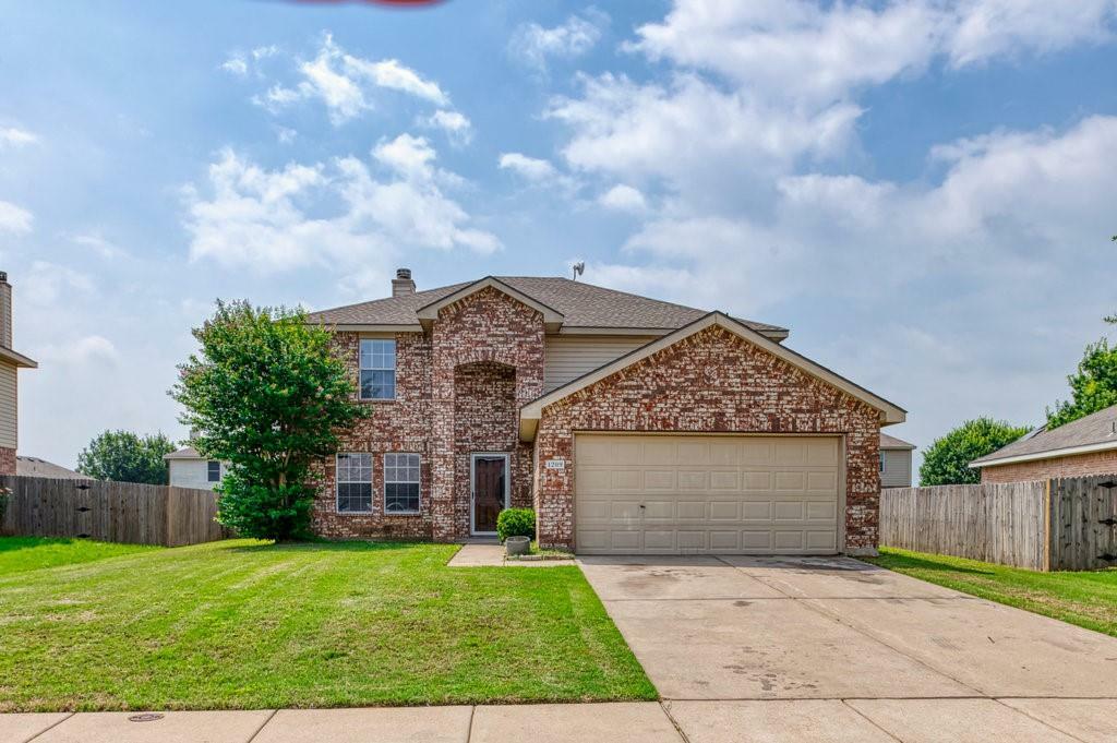 Property Photo:  1209 Saltgrass Drive  TX 76036 