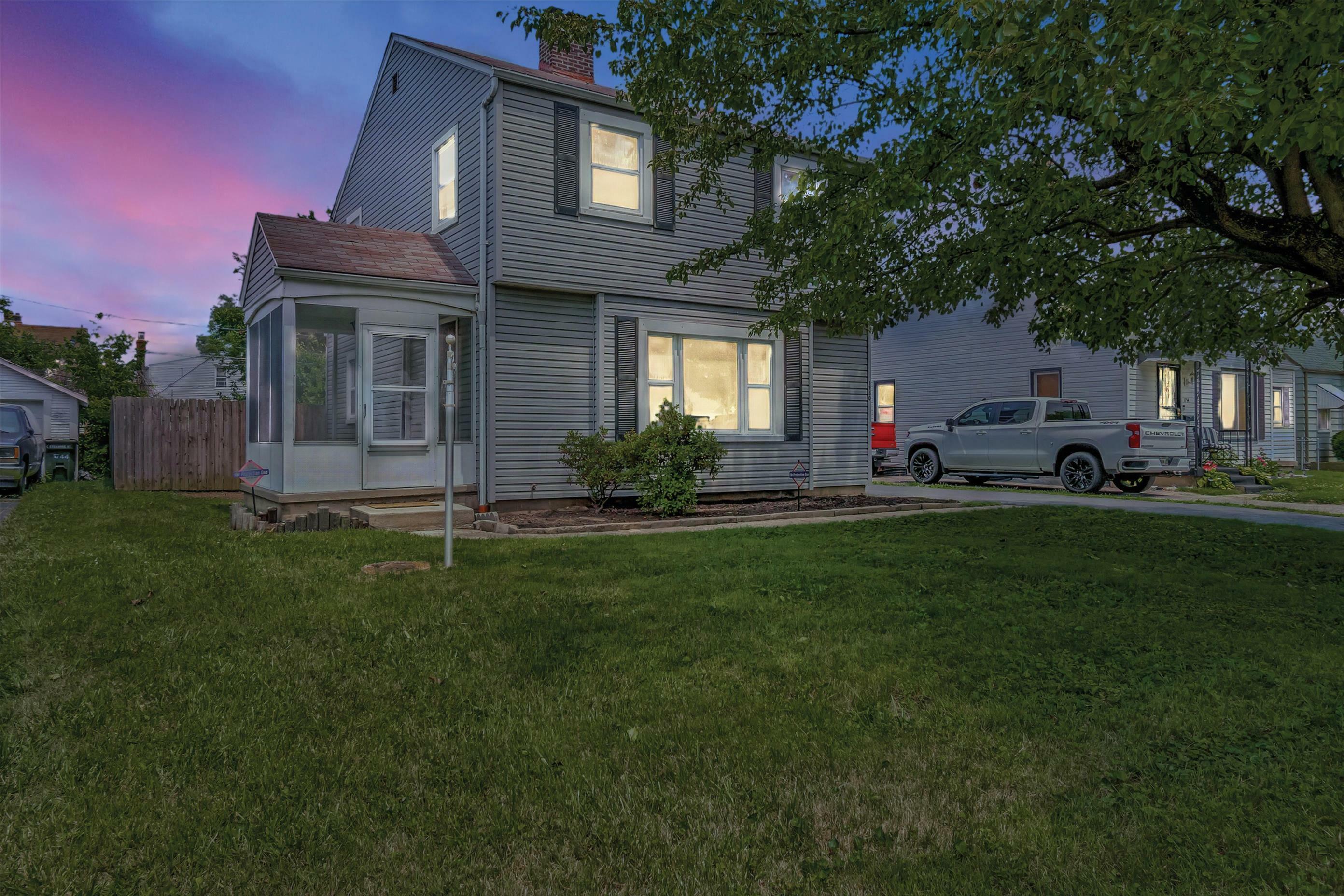 Property Photo: 1750 E Sycamore Street OH 43206