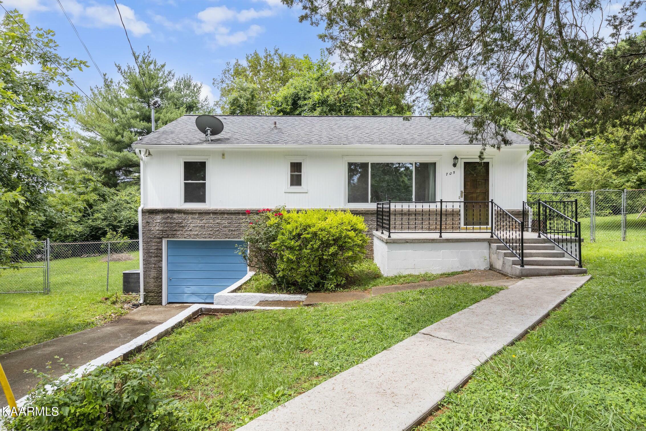 Property Photo: 705 Delapp Drive TN 37912