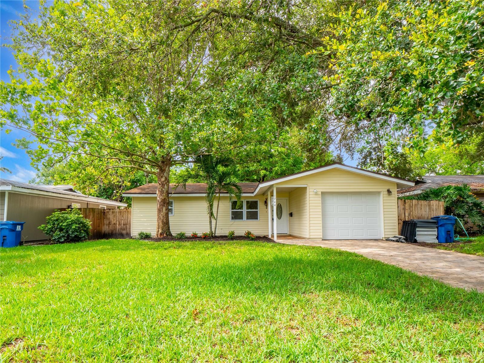 Property Photo: 1744 26th Avenue N FL 33713