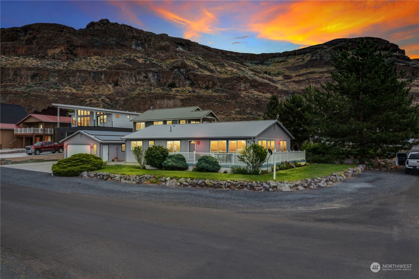 Property Photo: 619 Boyer Avenue SW WA 98848