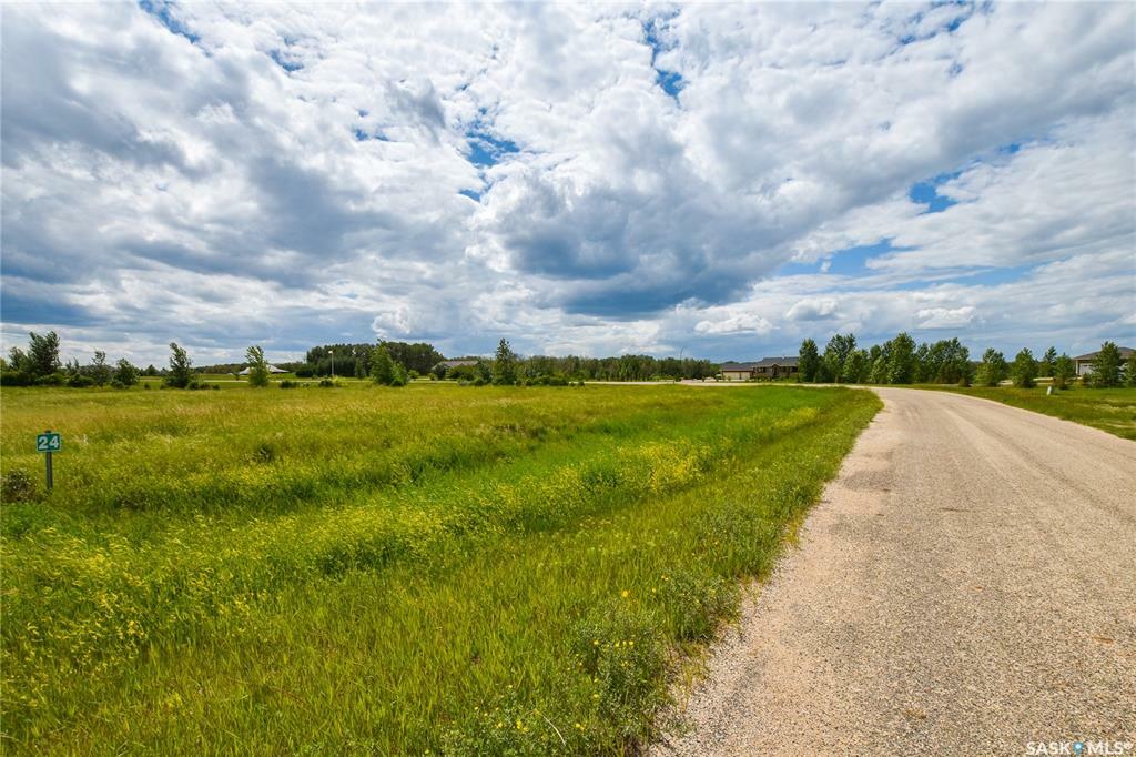 Property Photo:  24 Country Road  SK S7C 0A7 