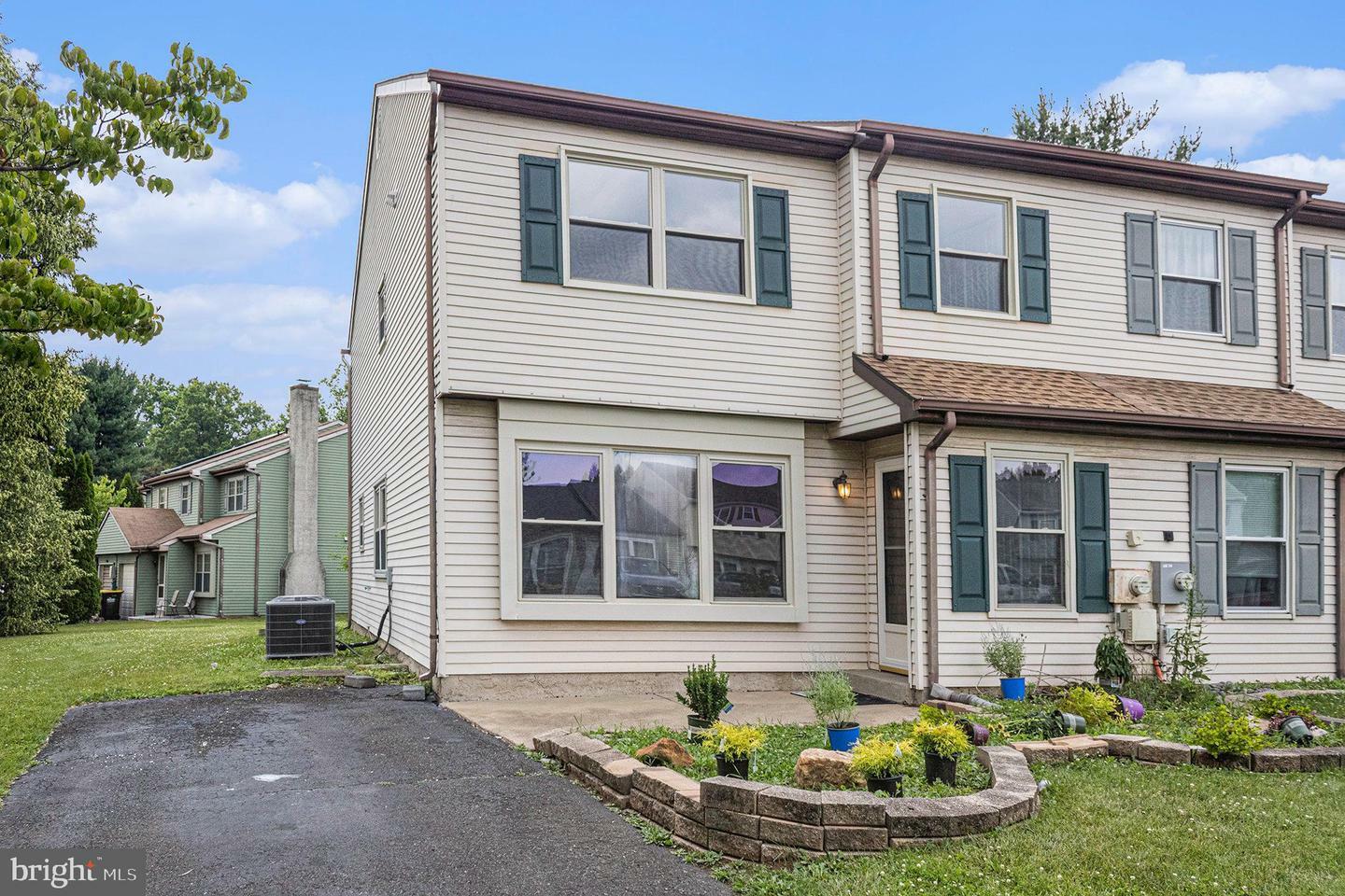 Property Photo:  1 Carriage Drive  PA 19044 