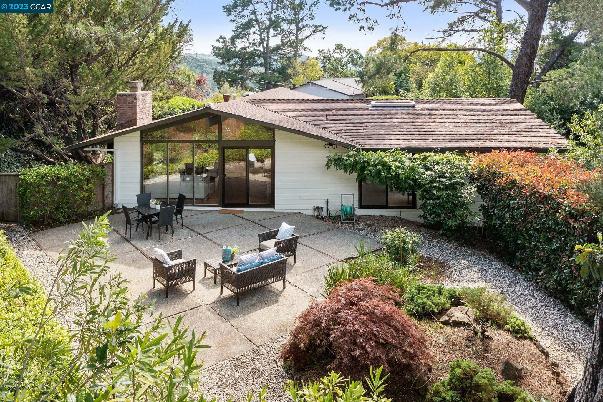 Property Photo: 14 Vista Via CA 94549