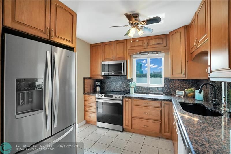 Property Photo:  5620 SW 55th Ave  FL 33314 