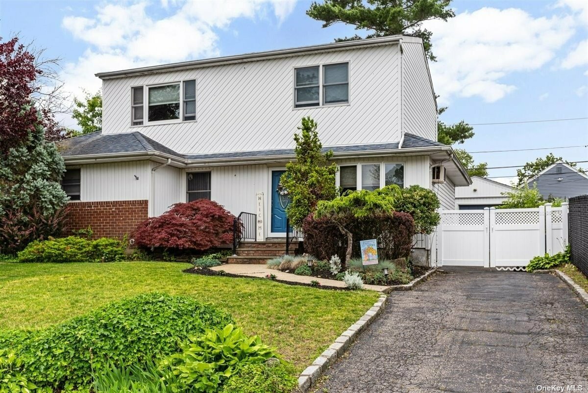 Property Photo:  842 Mayer Drive  NY 11793 