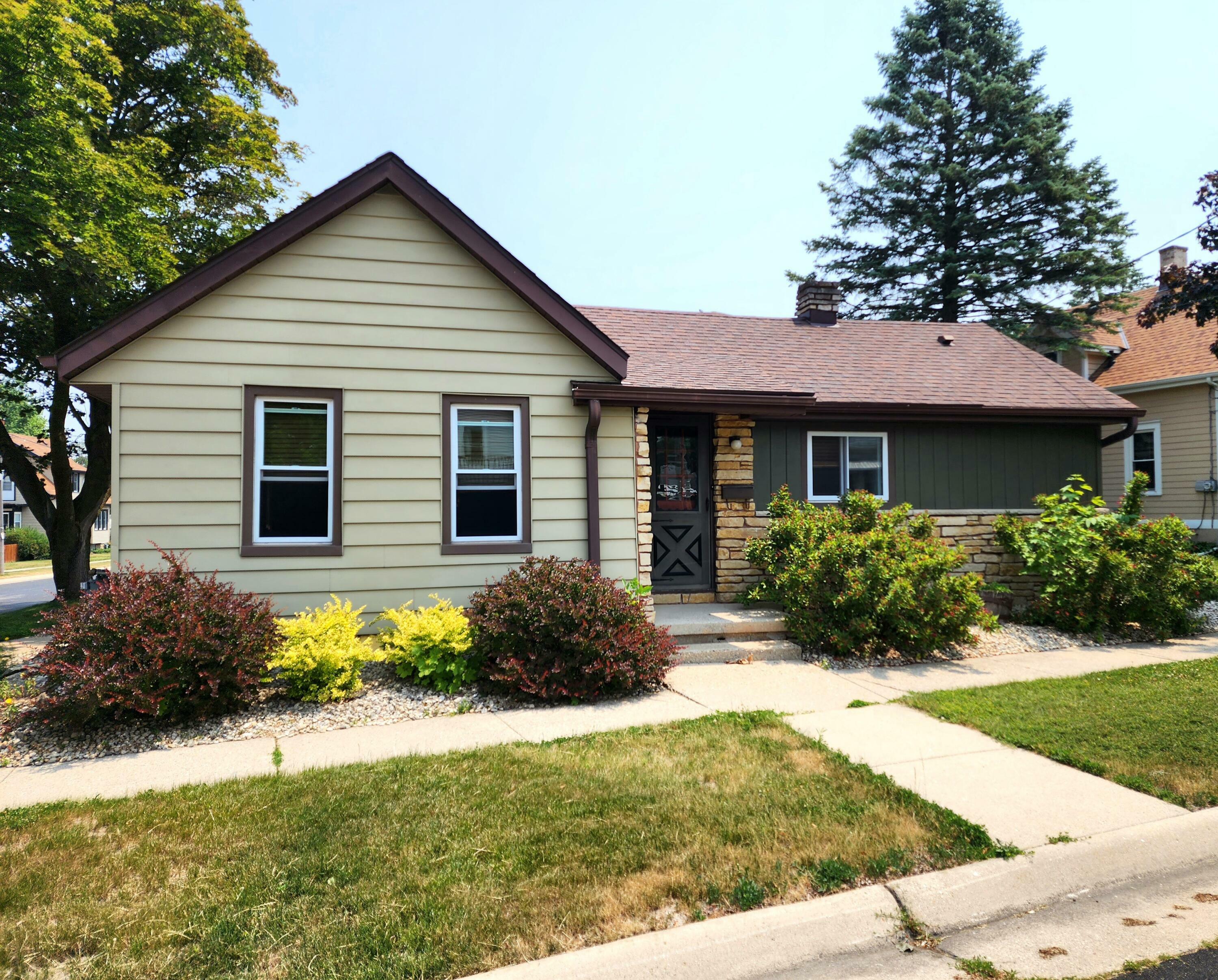 419 N Monroe St  Watertown WI 53098 photo