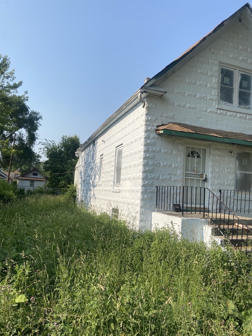 Property Photo:  306 W 107th Place  IL 60628 