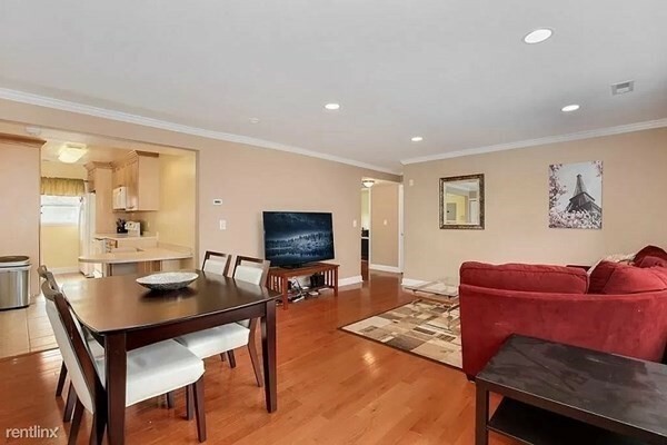 Property Photo: 152 Newton St 4 MA 02135