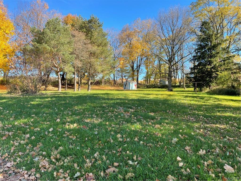 Property Photo:  9695 Roanoke Road  NY 14143 