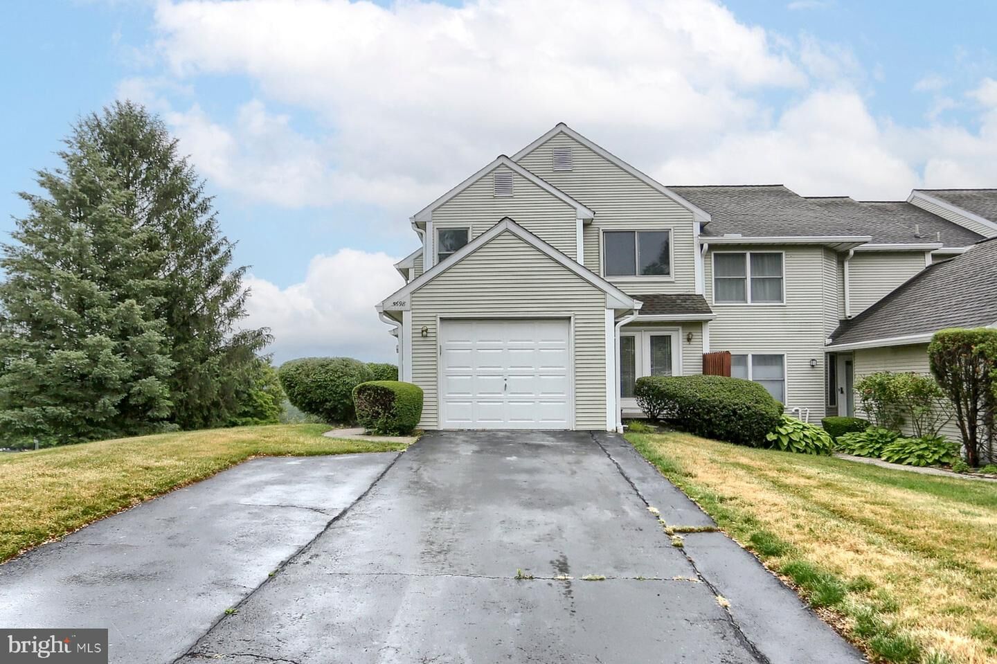 Property Photo:  5698 Aberdeen Drive  PA 17111 