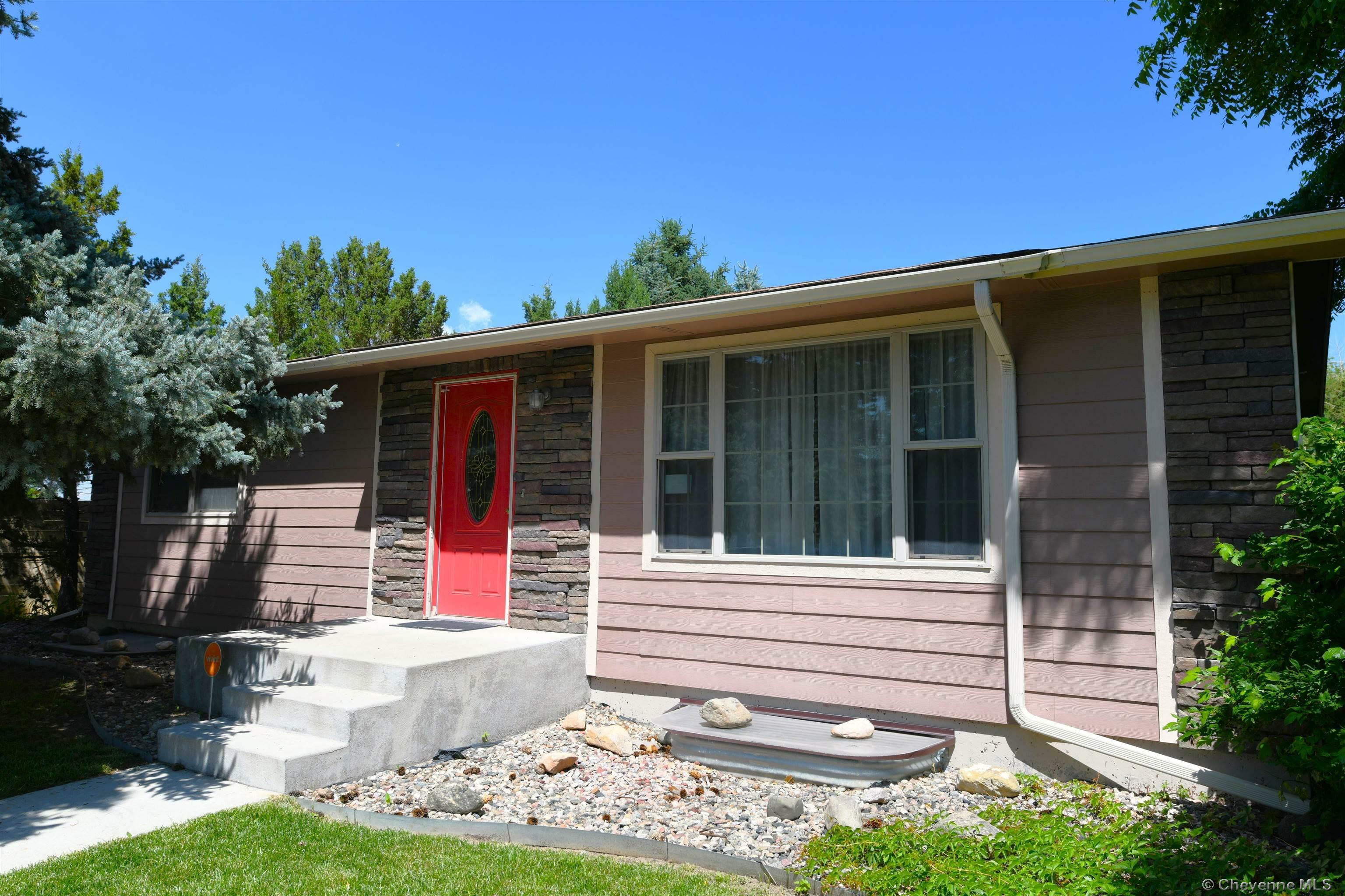 Property Photo:  1104 11th St  WY 82201 