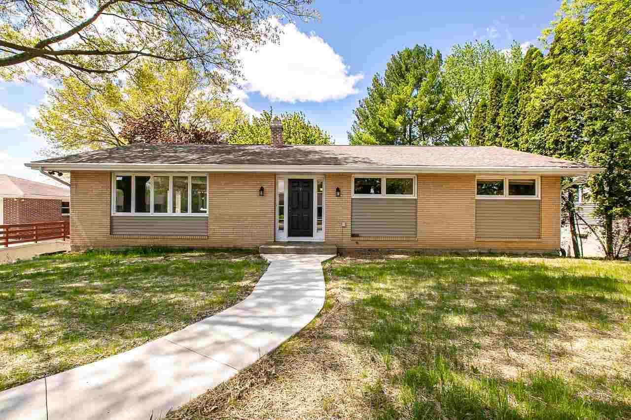 Property Photo:  1535 Pego Court  IA 52003 