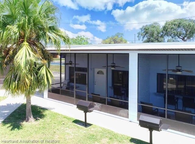 Property Photo:  735 S Lakeview Unit #8 Road 4  FL 33852 