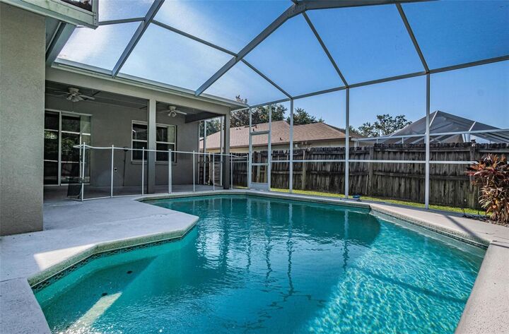 Property Photo: 2705 Brookville Drive FL 33596