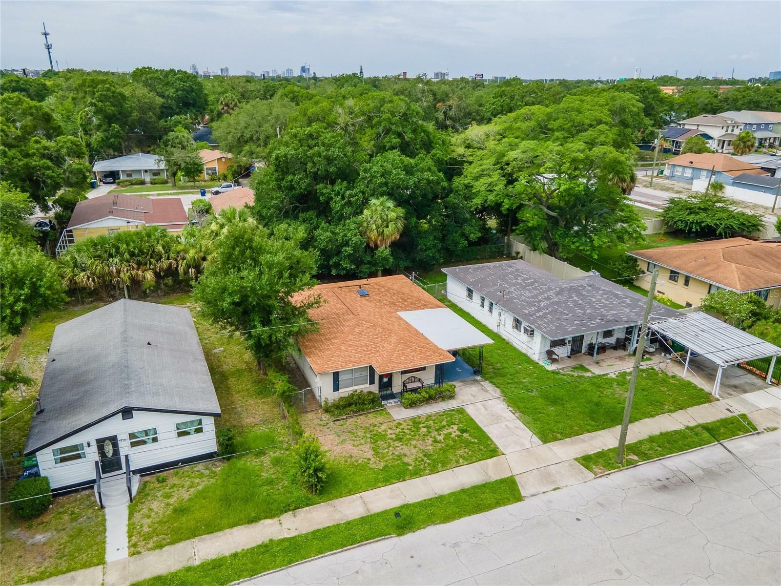 Property Photo:  1718 W Palmetto Street  FL 33607 