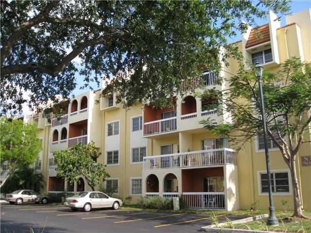 Property Photo: 7840 Camino Real P-411 FL 33143