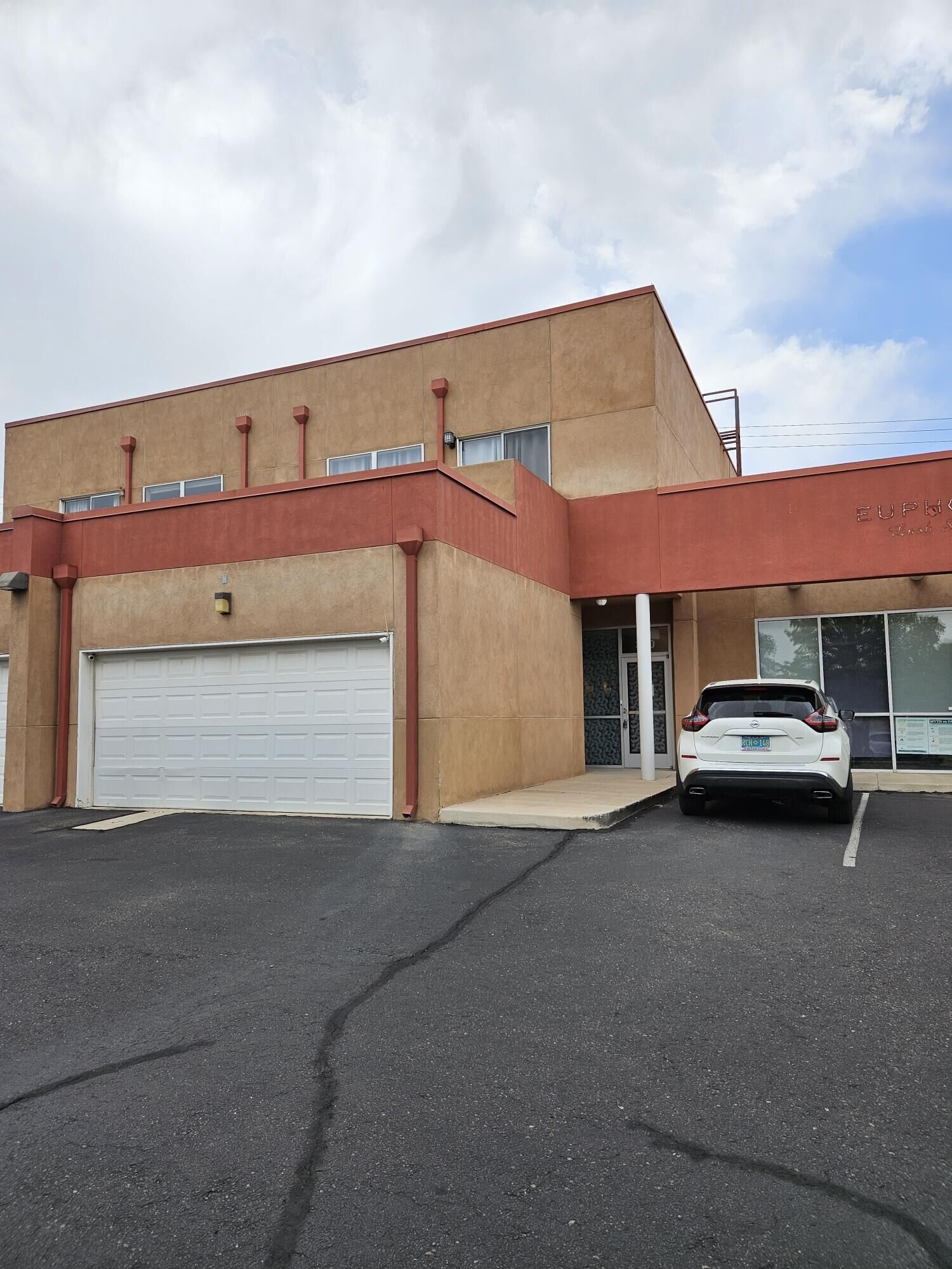 Property Photo:  330 Adams Street SE  NM 87108 