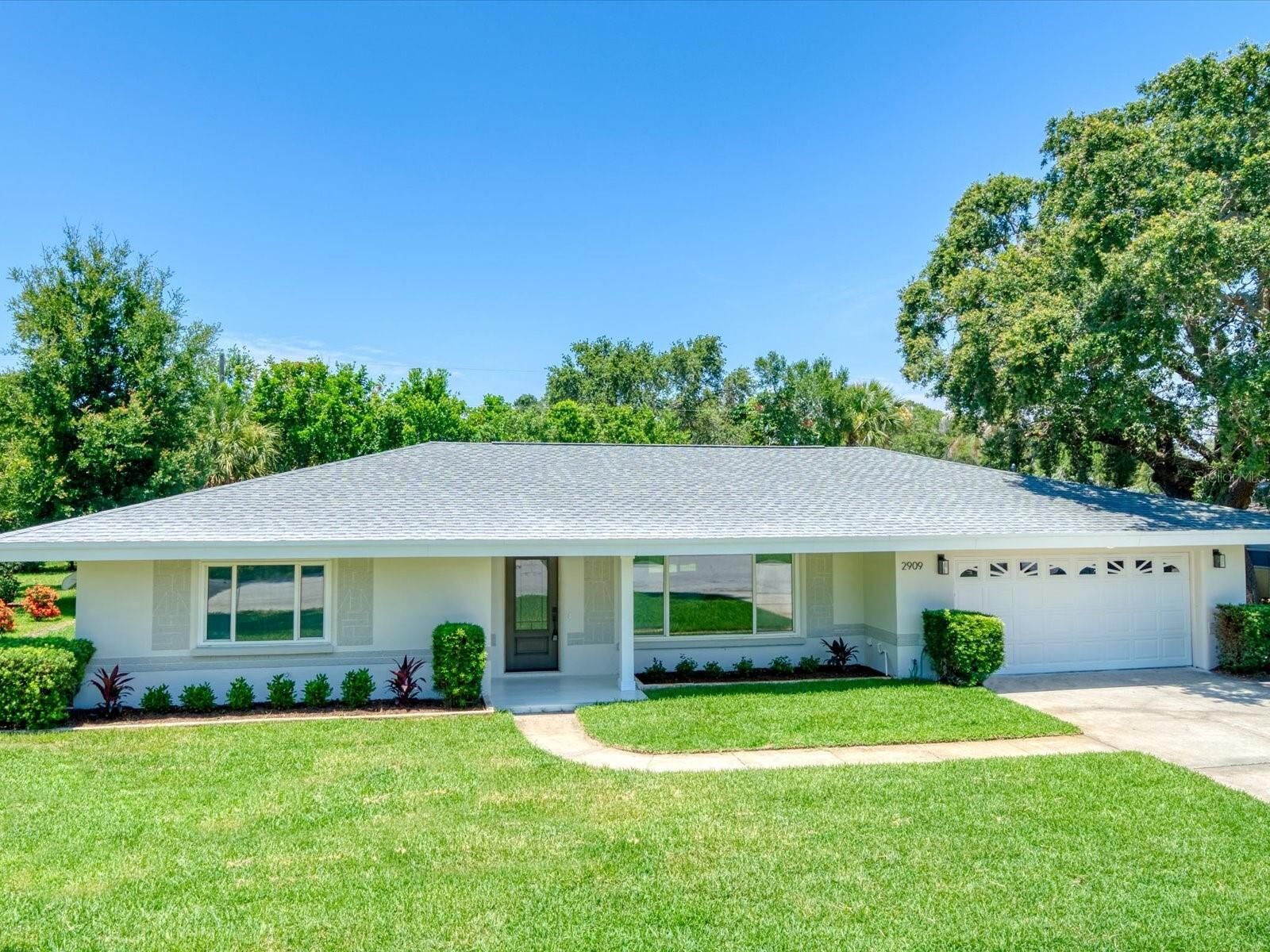 Property Photo:  2909 Sunset Boulevard  FL 33770 