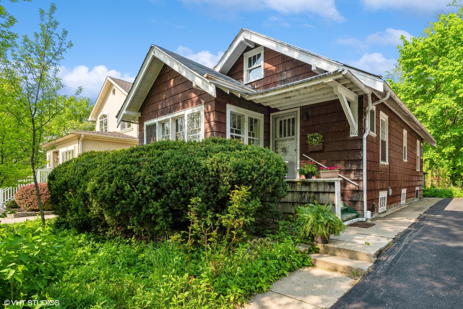 Property Photo:  466 Chestnut Street  IL 60093 