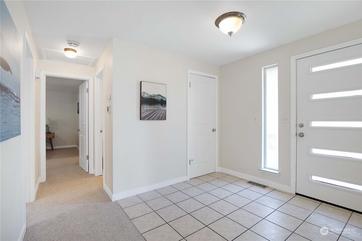 Property Photo:  413 Umatilla Place  WA 98257 