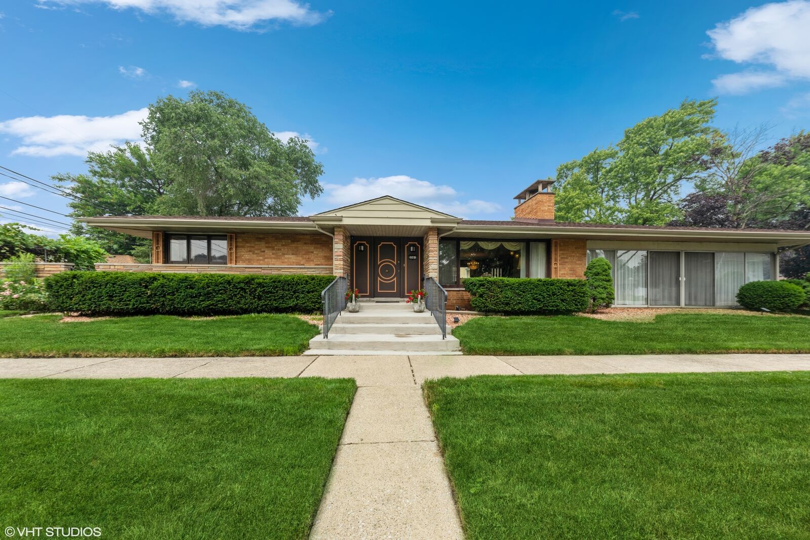 Property Photo: 5501 W 102nd Street IL 60453