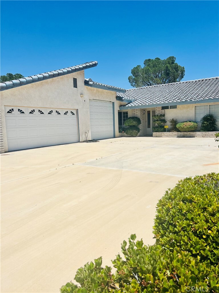 Property Photo: 14790 Greenbriar Drive CA 92342