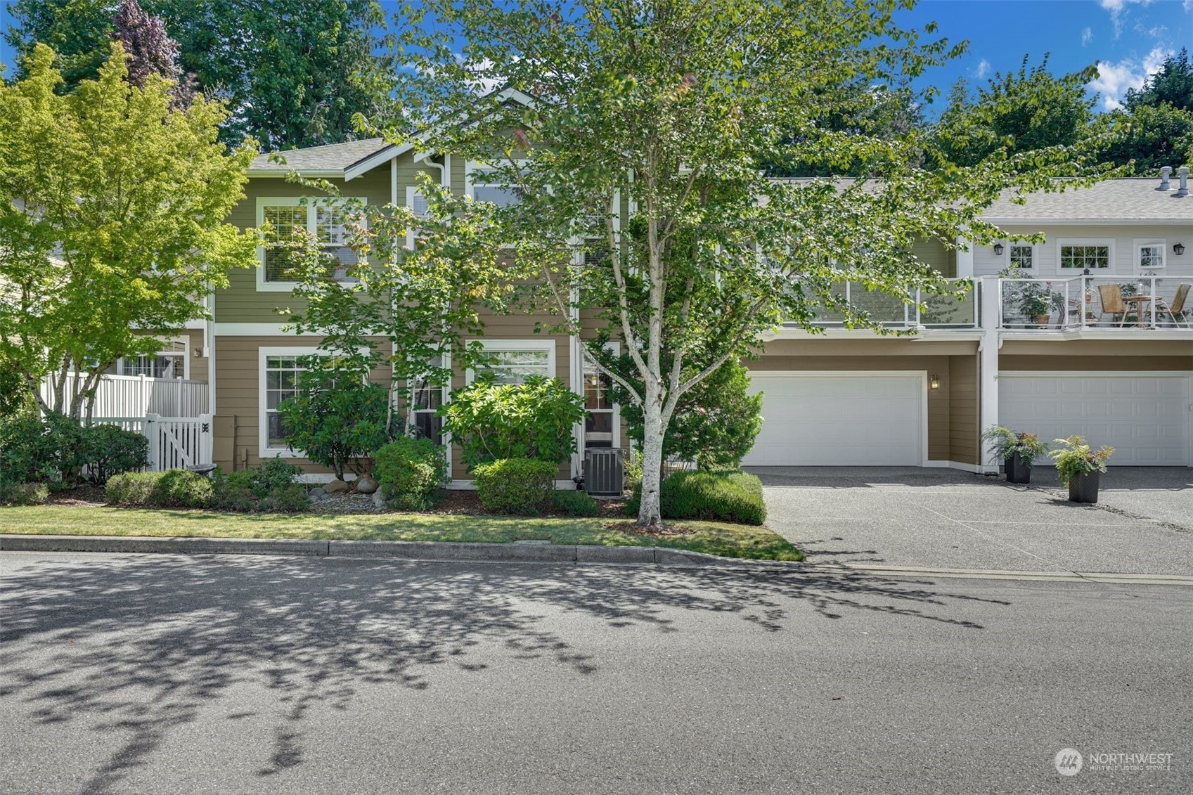 Property Photo:  22533 SE 45th Street 1664  WA 98029 