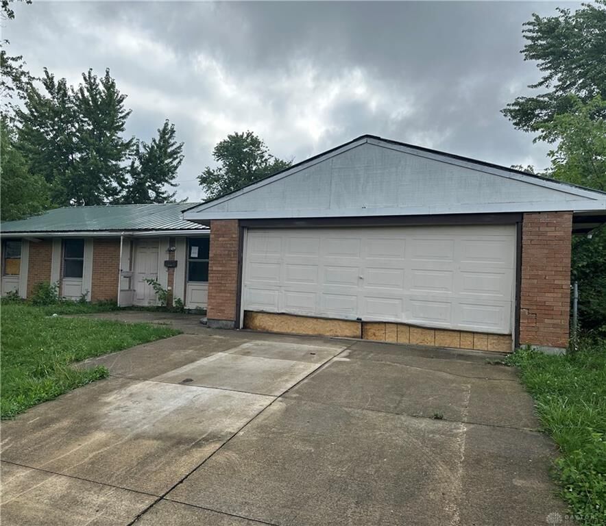Property Photo: 6760 Springport Way OH 45424