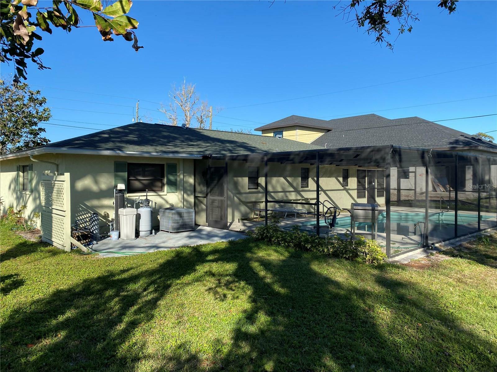 Property Photo: 4250 Shamrock Drive FL 34293