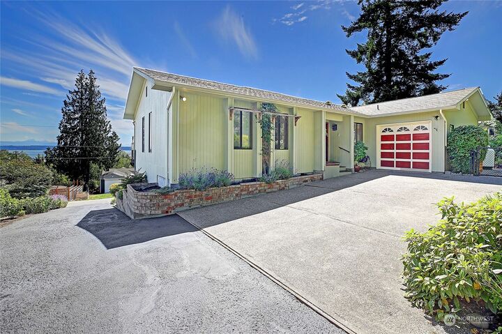 Property Photo: 566 Waterline Loop WA 98282