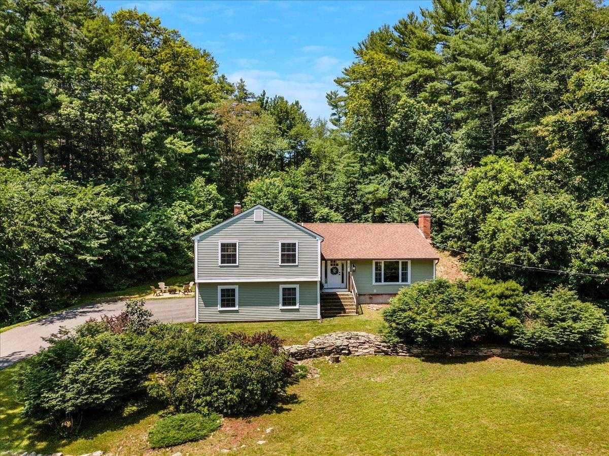 Property Photo:  12 Ross Drive  NH 03053 