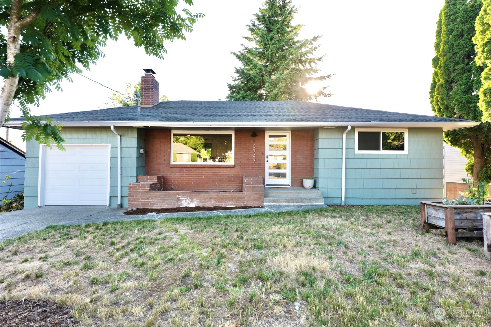 Property Photo:  10747 28th Avenue SW  WA 98146 